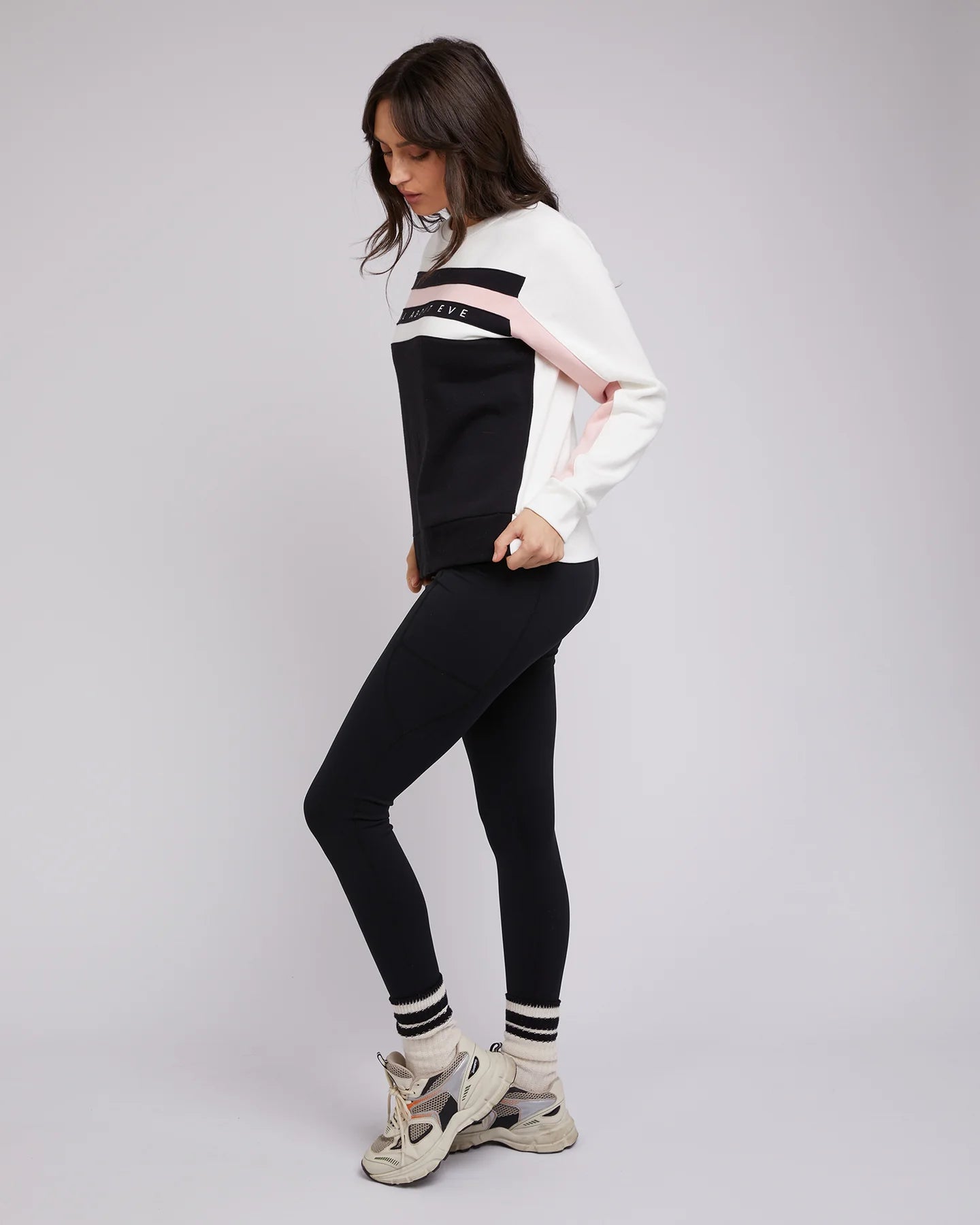 Base Contrast Crew- Vintage White