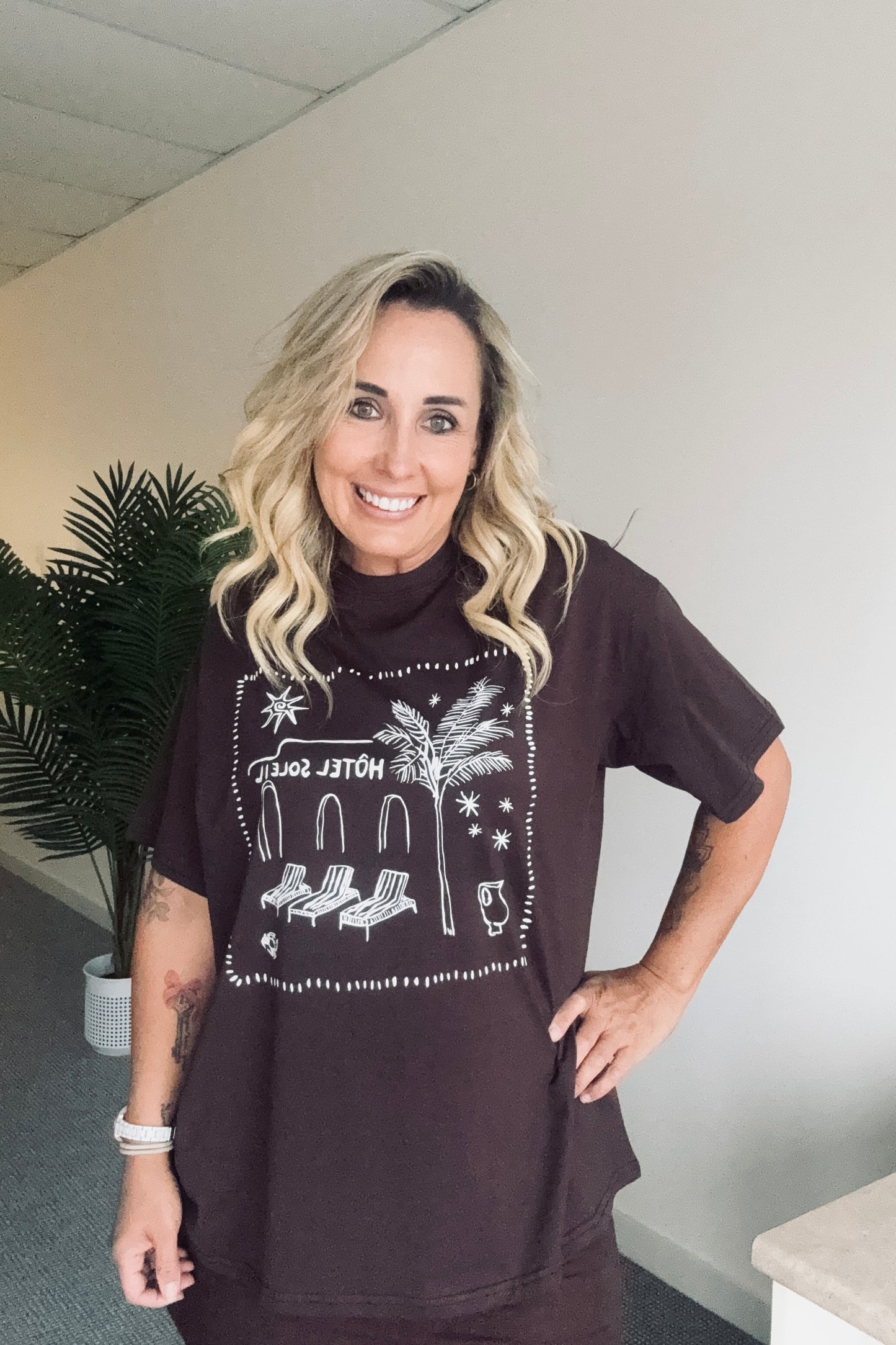 Hotel Soleil Tee- Chocolate