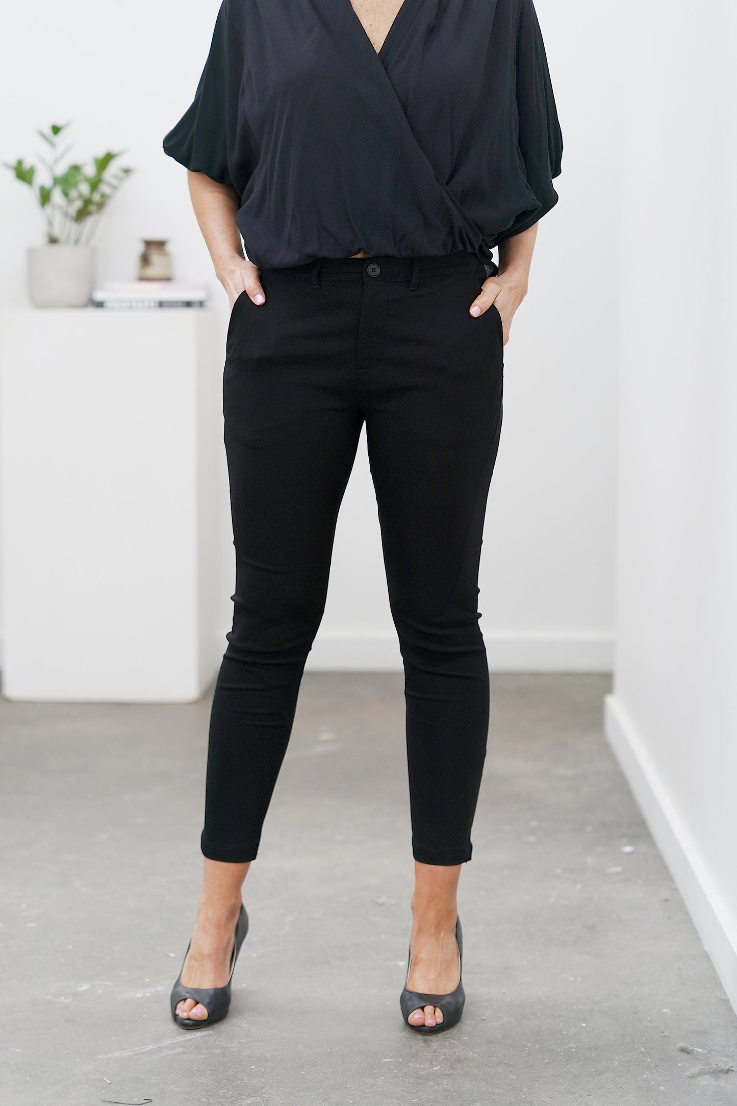 Suri Drape V-Neck Shirt - Black