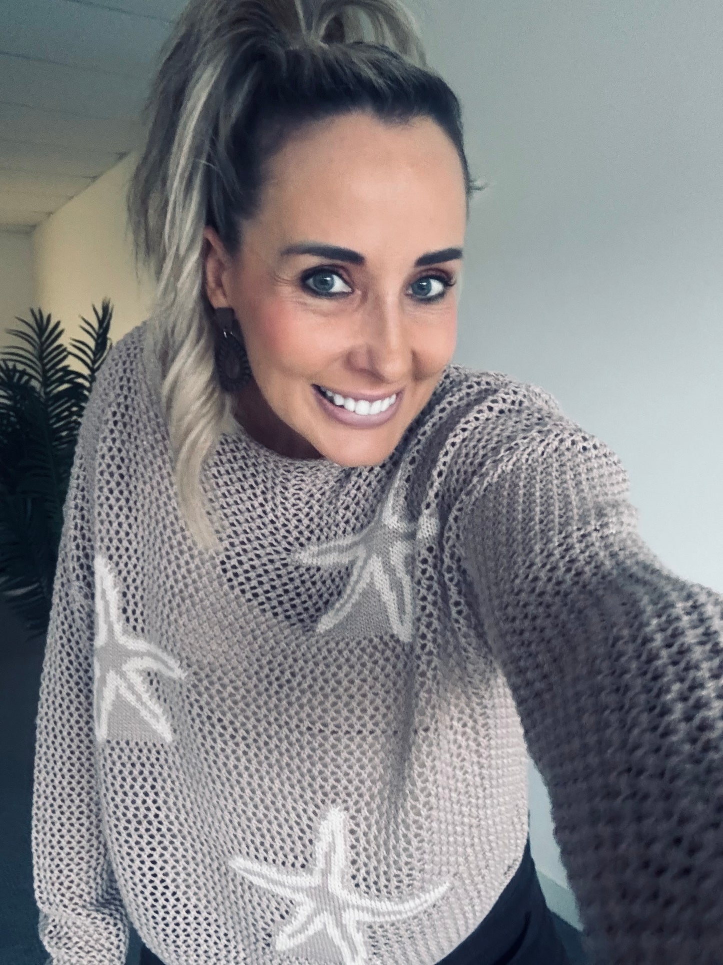 Star Fish Knit- Taupe