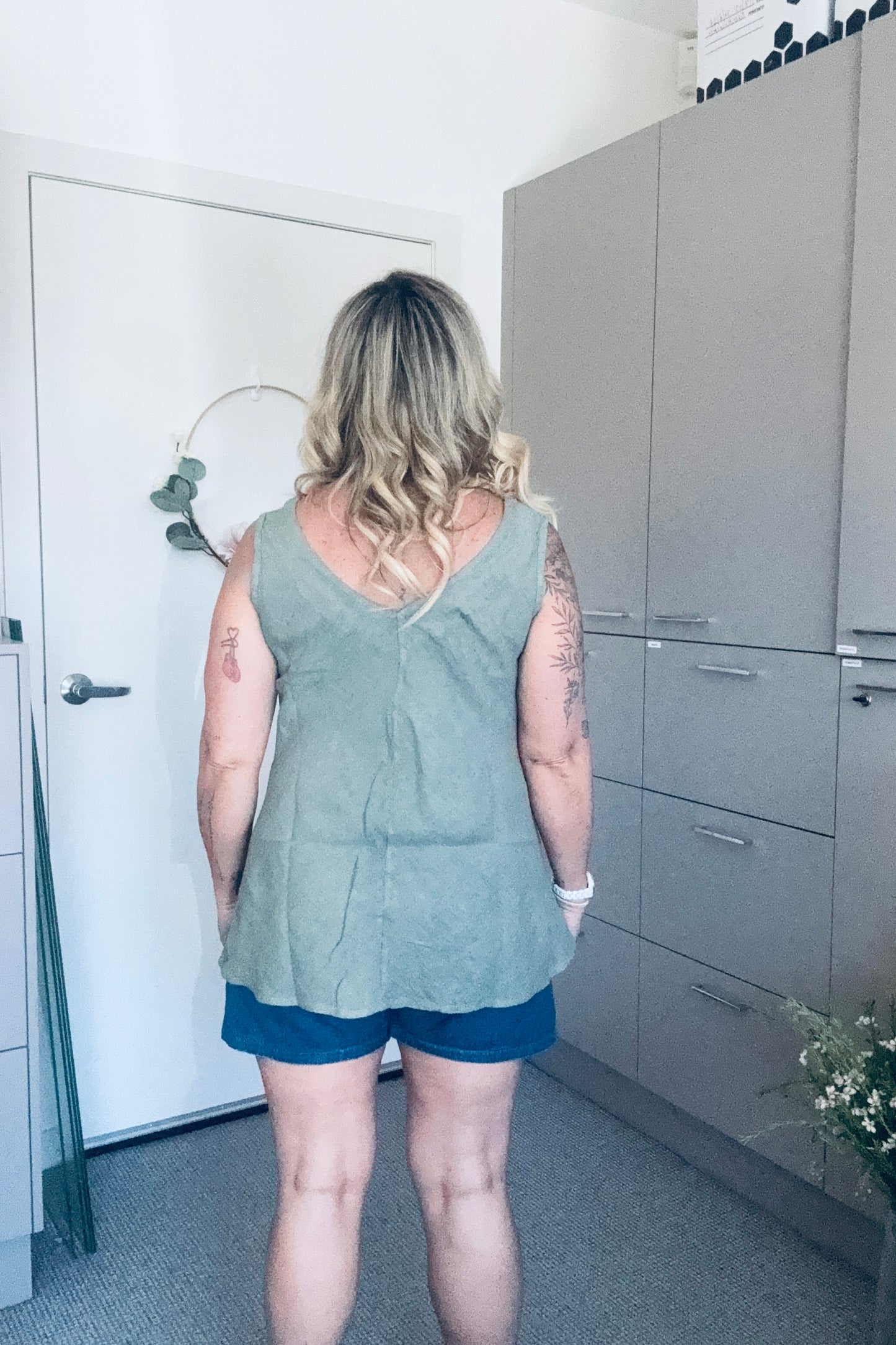 Linen Vee Tank - Khaki