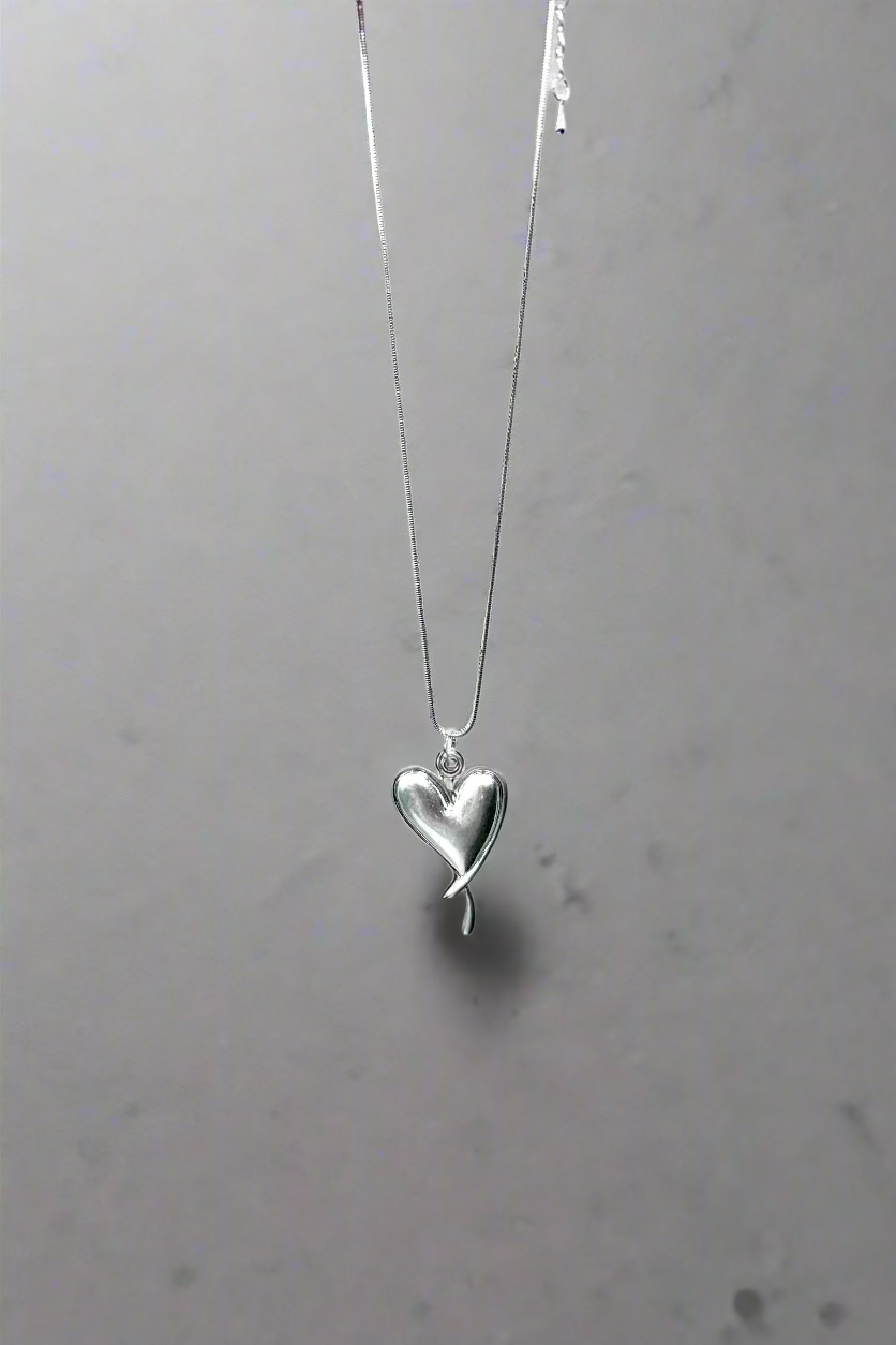 Short Heart Necklace - Silver