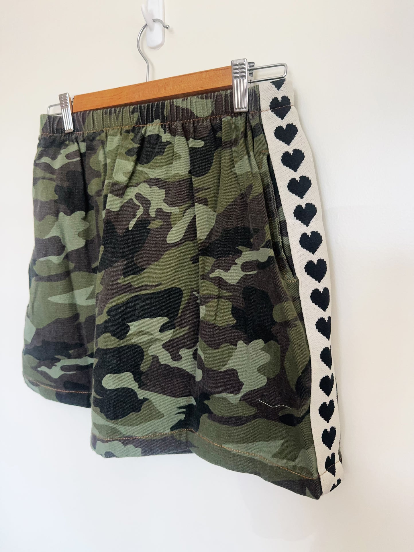 Cameo Heart Skirt- Khaki