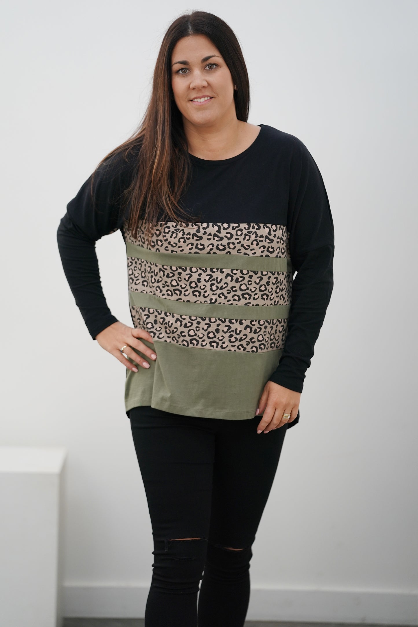 Avery Leopard L/S Tee- Black