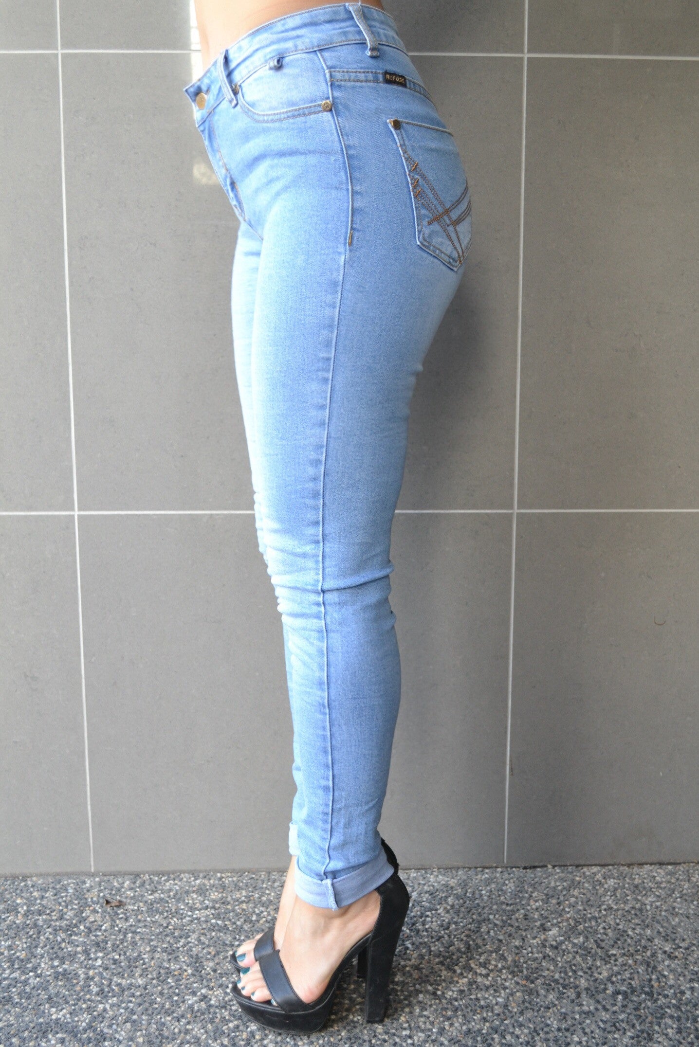 REFUGE April Plain Jean - Light Blue