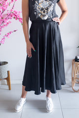 Thick Satin Skirt- Black