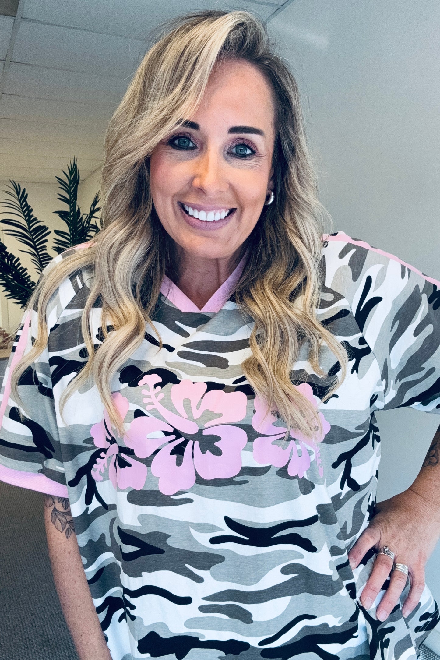 Frankie Camo Tee - Grey/Pink