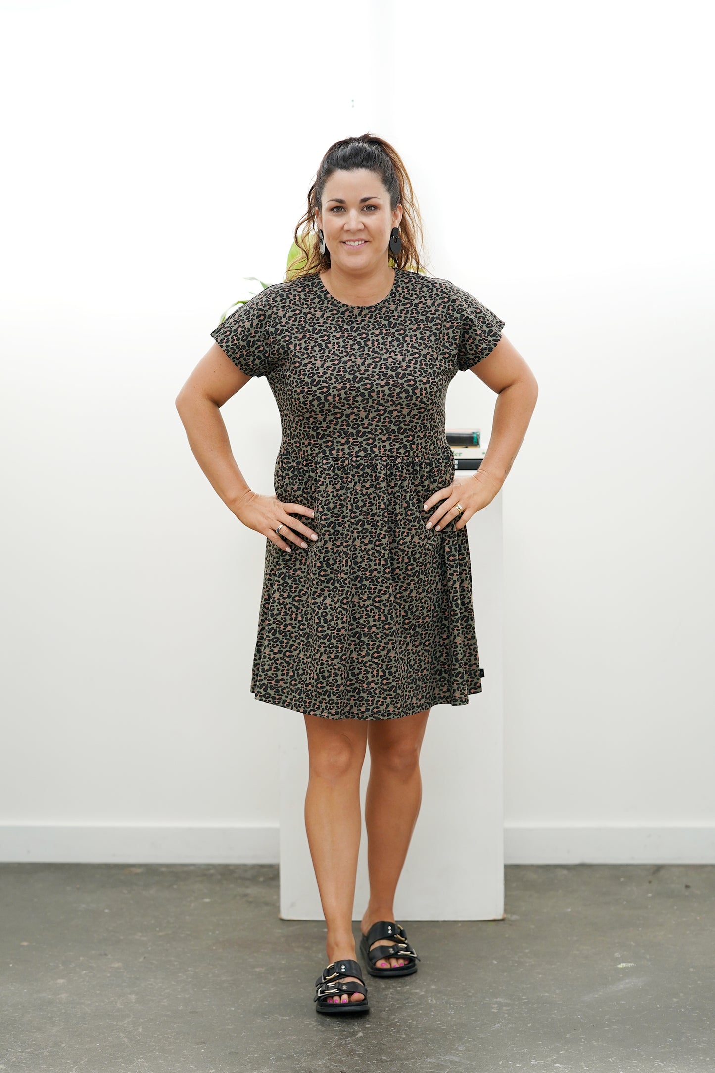 Tia Leopard Dress- Khaki