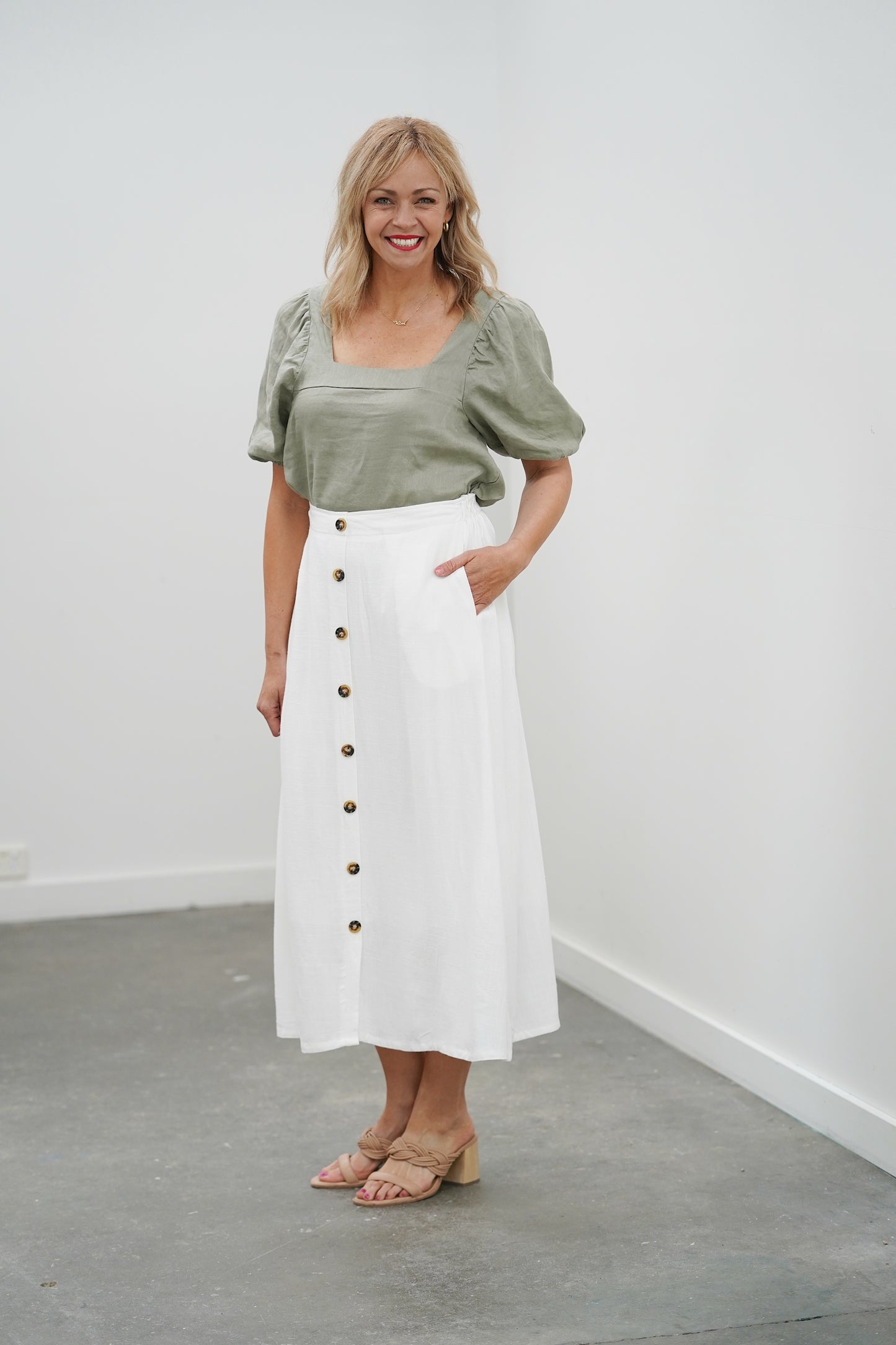 Linen Button Skirt- White