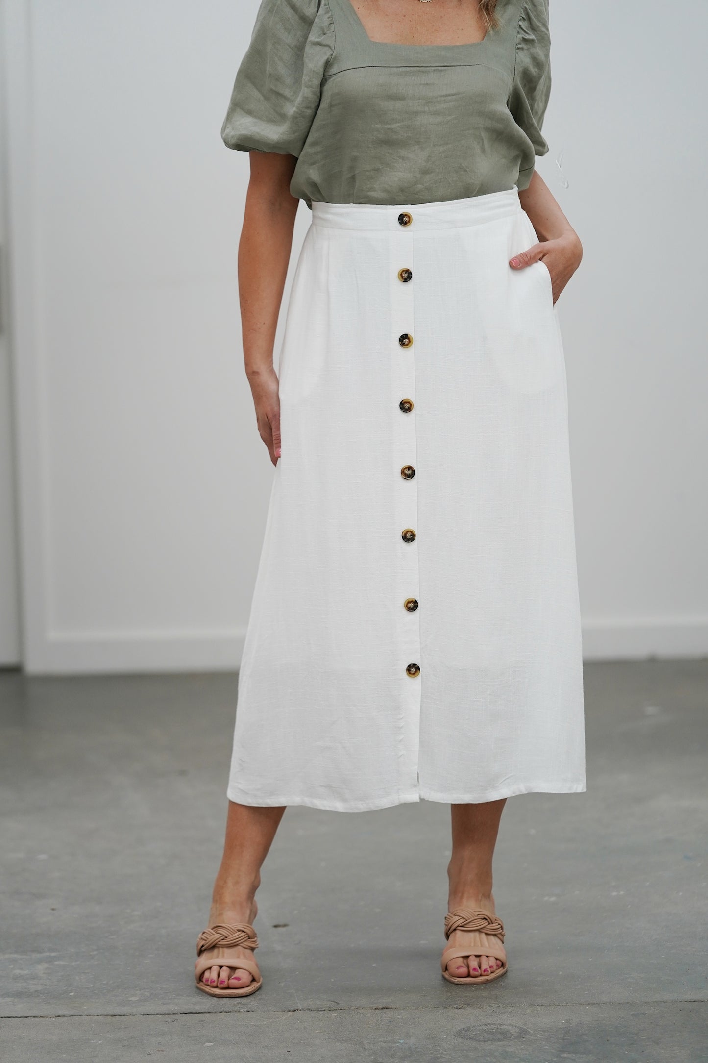 Linen Button Skirt- White