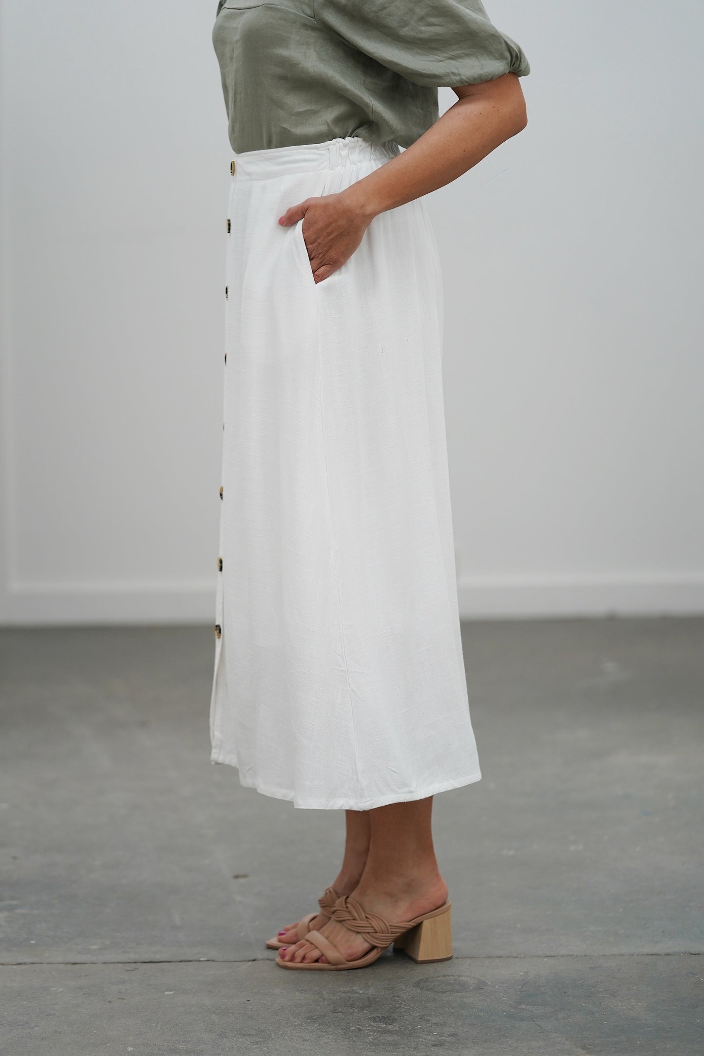 Linen Button Skirt- White