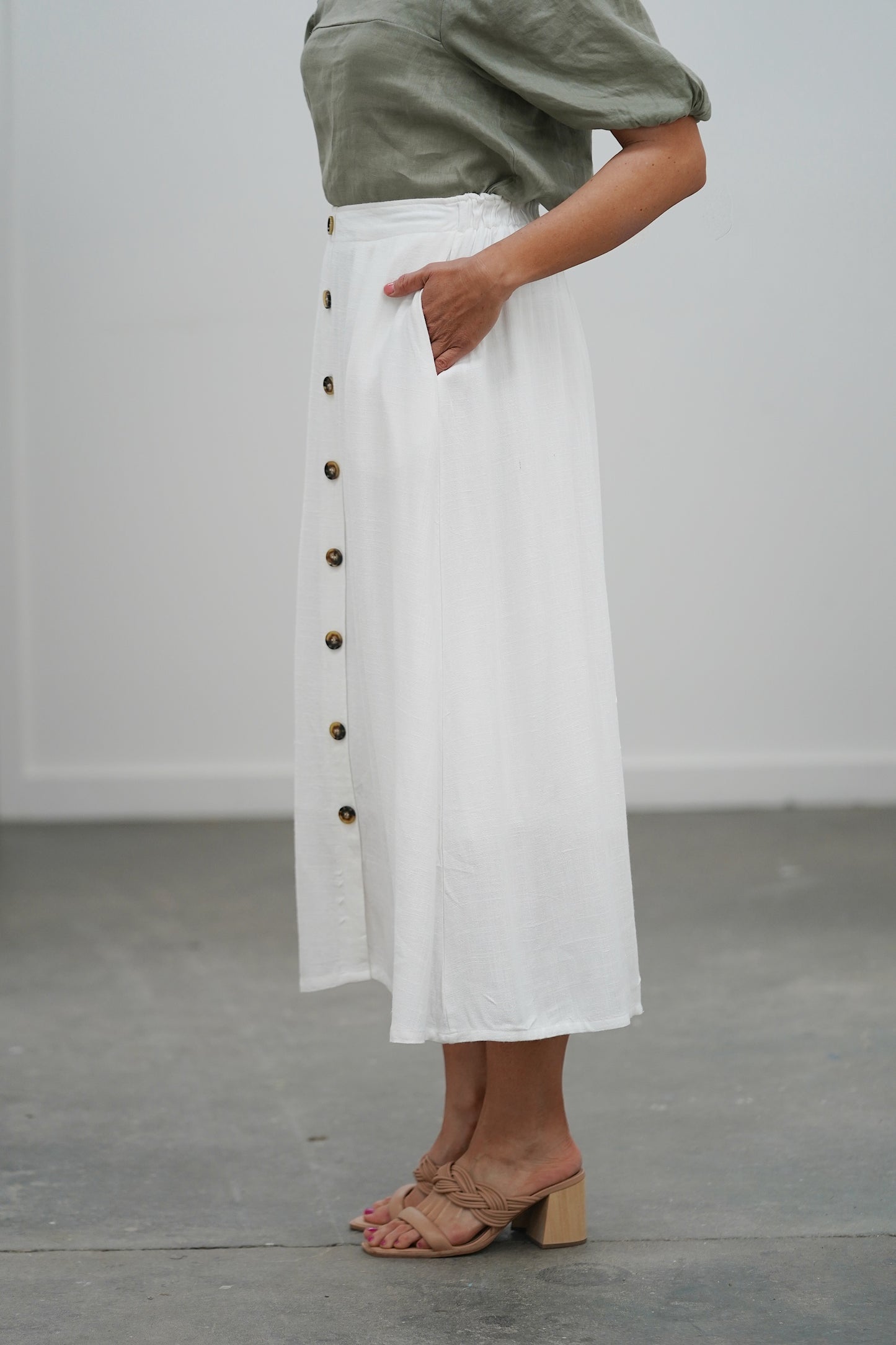 Linen Button Skirt- White