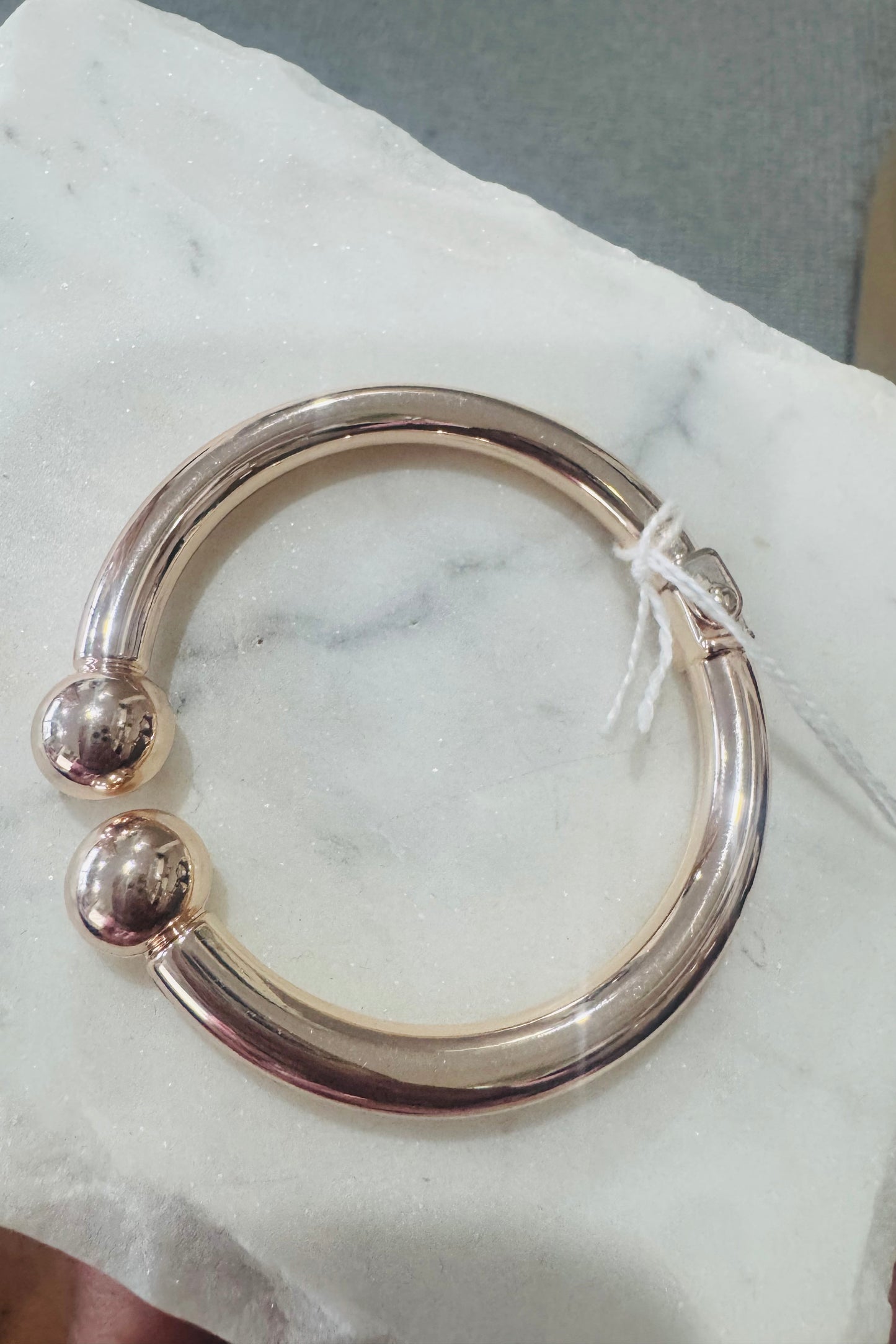 Clasp Bangle -Rose Gold