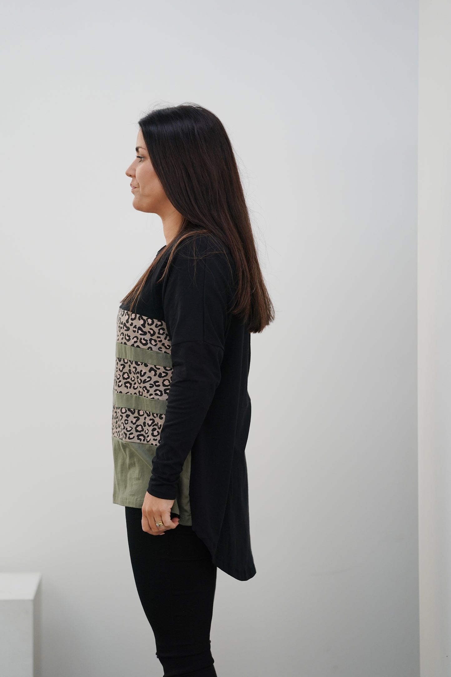Avery Leopard L/S Tee- Black