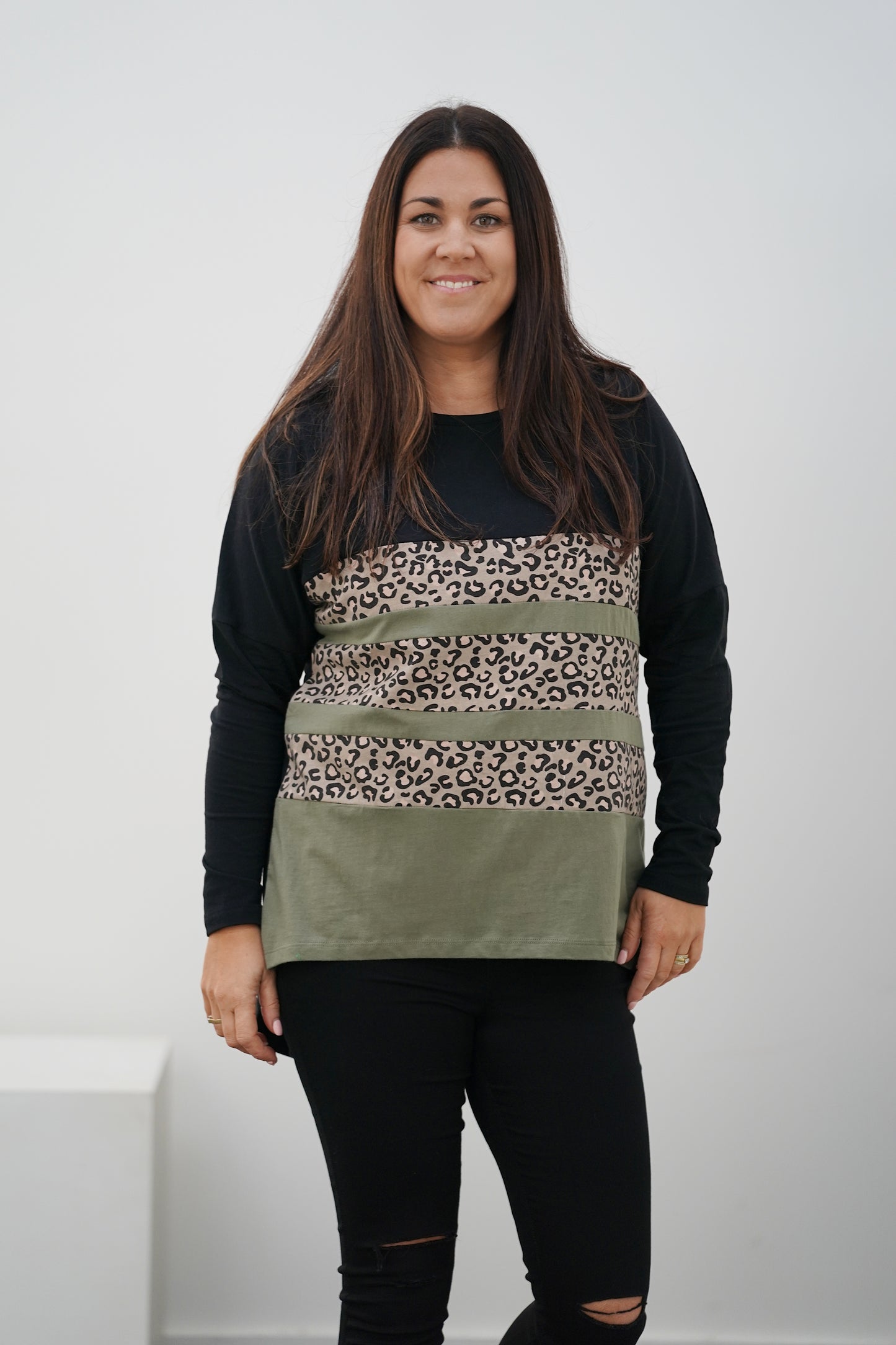 Avery Leopard L/S Tee- Black