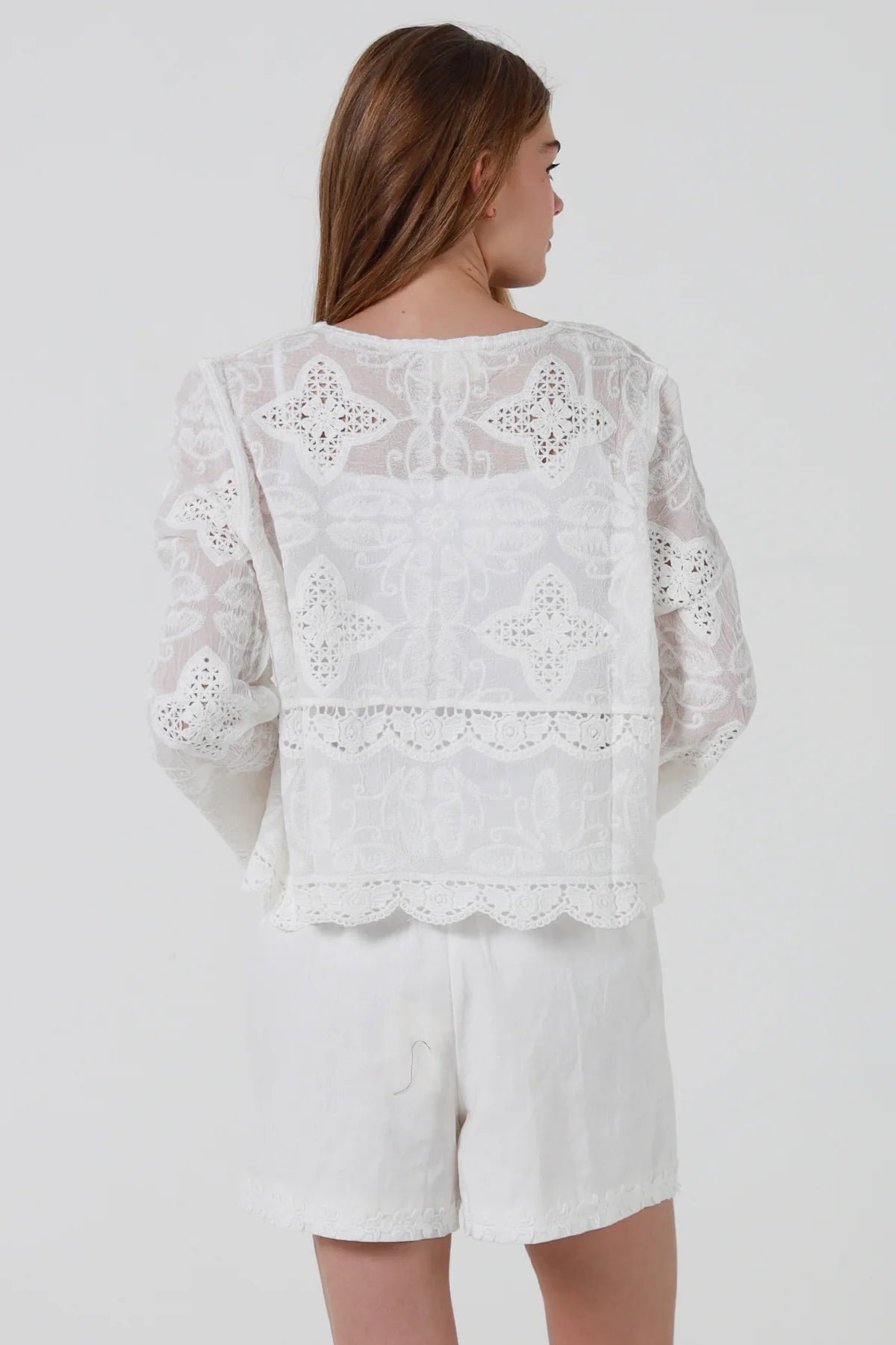 Cropped Lace Cover - White